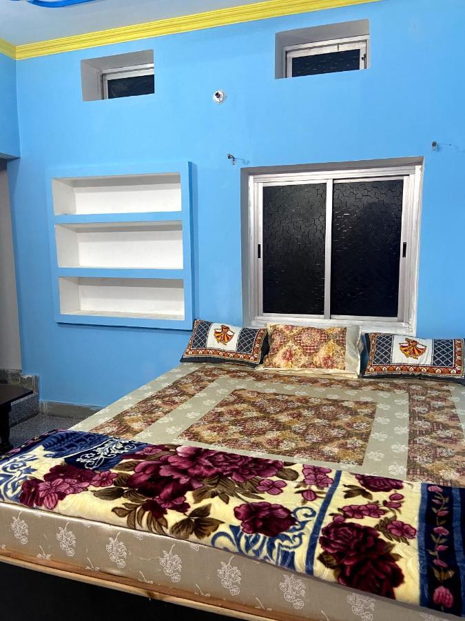 ורנאסי Garuda Guest House מראה חיצוני תמונה