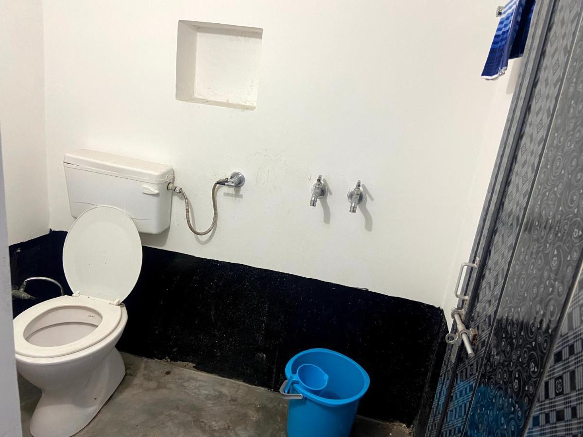 ורנאסי Garuda Guest House מראה חיצוני תמונה